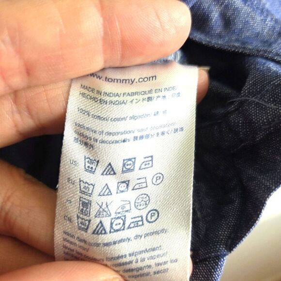 Tommy Hilfiger Women's Classic Fir Blue Button-Up Roll Tab Denim Shirt Sz Large - Picture 7 of 8